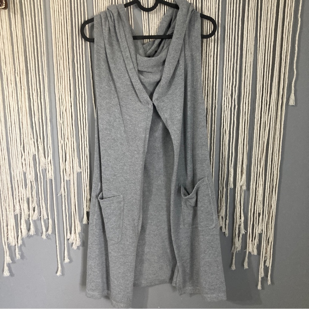 CABI Hooded Long Sweater Vest Women’s Small Soft Grey Knit Material